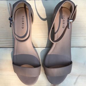 Torrid Double Strap - Chunky Heel 11 Wide